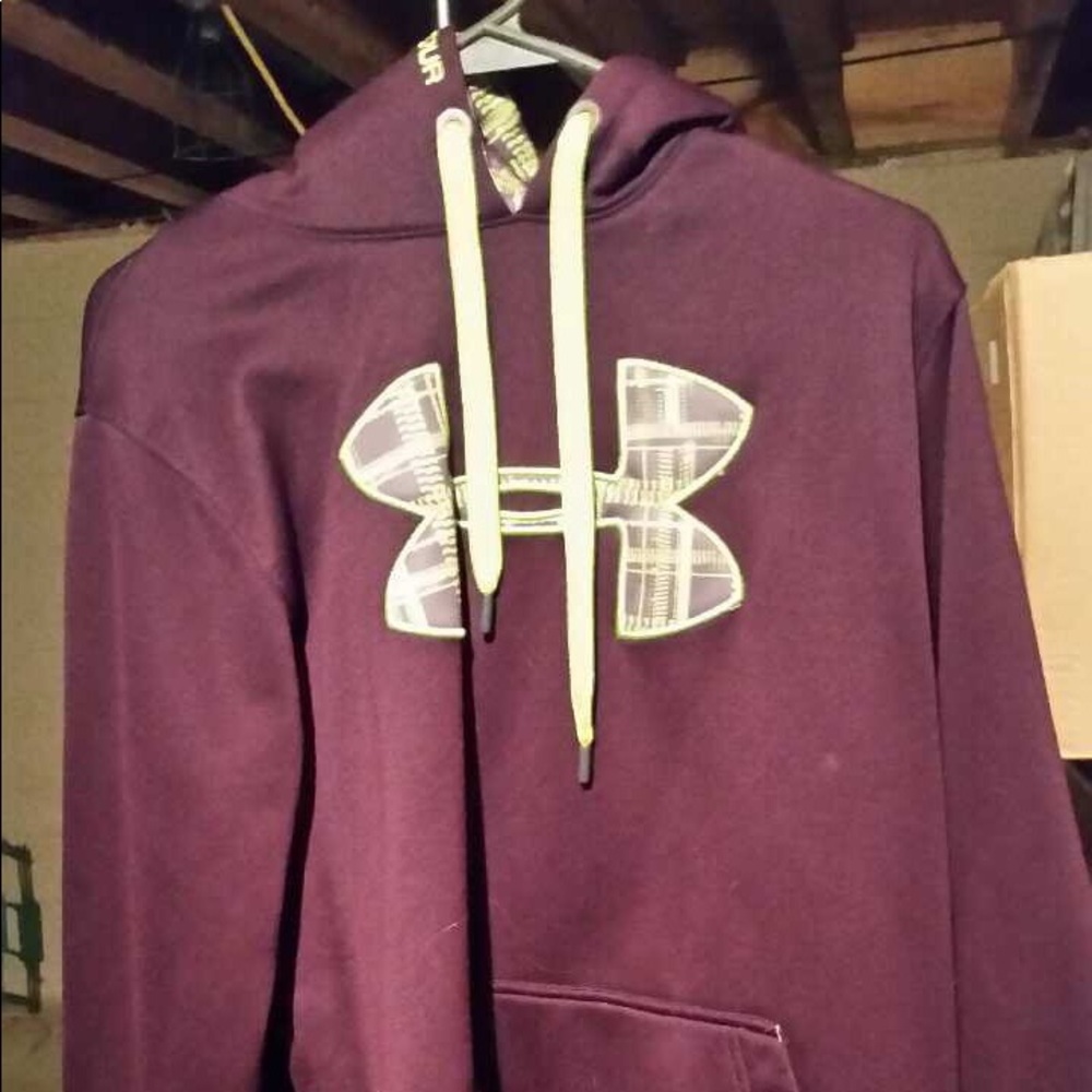 Large Under Armour hoodie